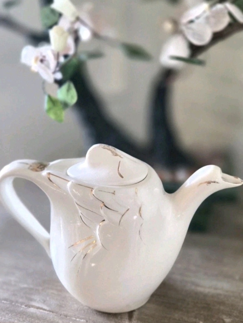 Vtg Swan Porcelain Creamer, Handpainted, Gold/Cream